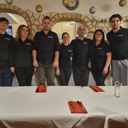 Hotel Deutsches Haus Aerzen Екстериор снимка